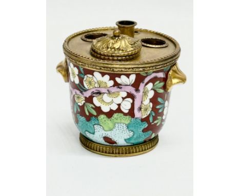 Charles Pillivuyt. A 19th Century French porcelain and gilt brass inkwell/pen stand. Mehun, France. Mid/Late 19th Century. 10