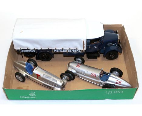 CMC 1:18 Scale Mercedes-Benz Racing Car Transporter,  with a W25 (1934) and a W154 (1938) Racing Cars (all E)