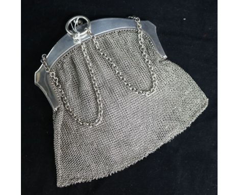 A sterling silver mesh link evening bag, 8.5 oz.