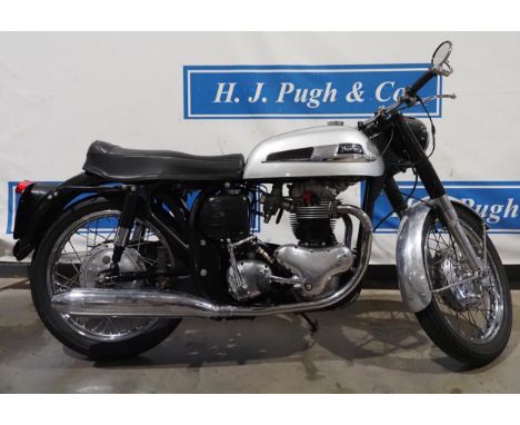 Norton Dominator 650ss motorcycle. 1963.Engine No- 18SS/105608/PElectronic ignition, 3 former keepers.Reg XJA 627, V5. 