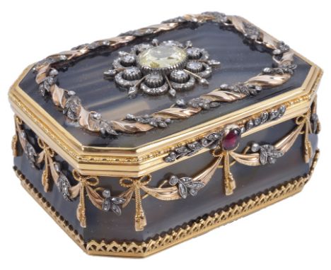 A Continental Gold-Mounted Grey Agate Snuff-Box from the Collection of H.R.H. The Princess Margaret:  Bearing spurious marks 