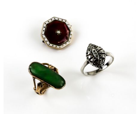 Jade ring, open work shoulders, ring size I, testing as 18 ct or higher, in addition to a late Victorian enamel and seed pear
