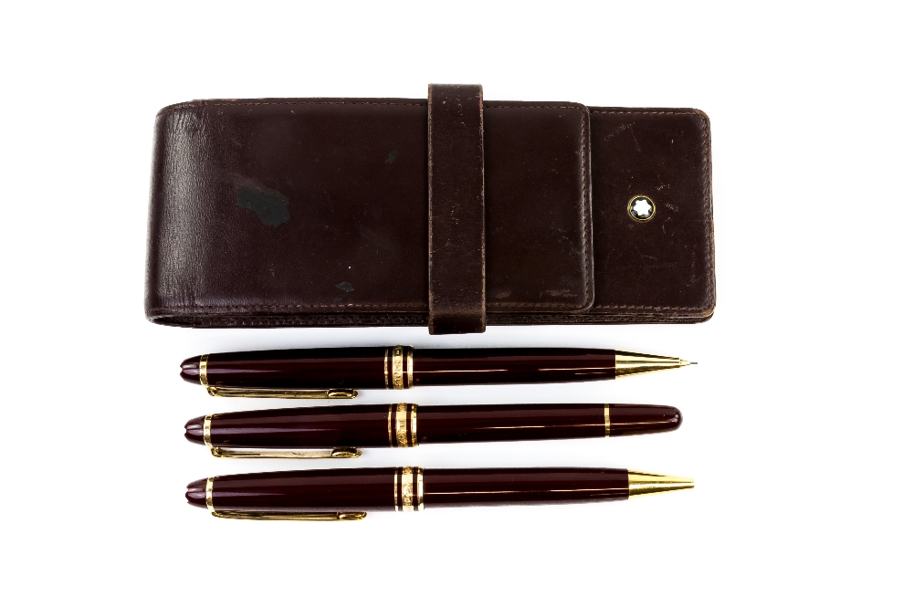 Mont Blanc Meisterstuck, pen and pencil set, in polished burgundy with