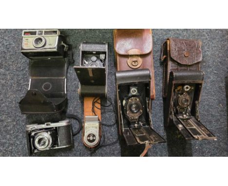 CARTON WITH 3 VINTAGE CAMERA'S & CAMERA ACCESSORIES