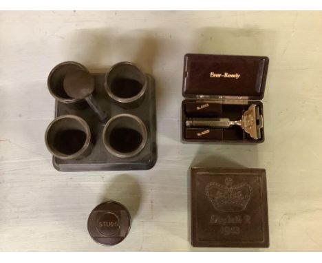 SET OF BAKELITE EGG CUPS, BOXED RAZOR, TRINKET BOXES ETC