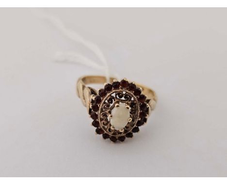 9ct OPAL & GARNET CLUSTER RING, SIZE 'P', 3.7g