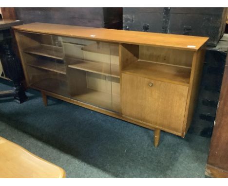 VINTAGE MID CENTURY TEAK DISPLAY / DRINKS CABINET, 5ft WIDE
