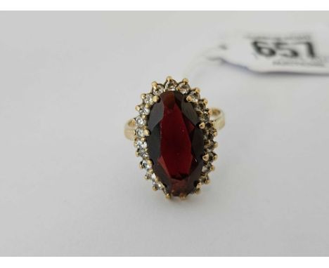 GARNET & WHITE STONE 9ct RING, SIZE 'M', 5.3g