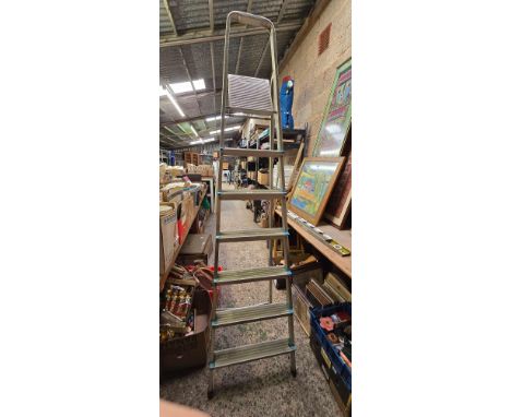 BELDRAY 6 STEP DECORATORS LADDER