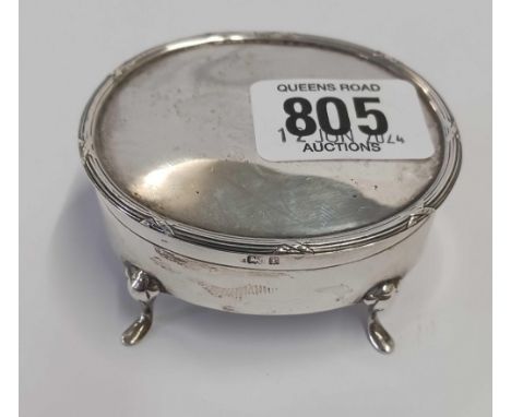 AN OVAL SILVER RING BOX ON FOUR PAD FEET, B'HAM 1904
