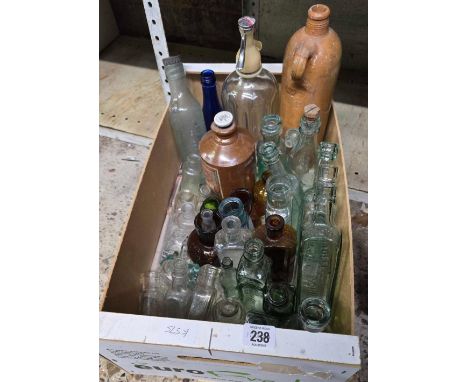 CARTON WITH QTY OF VINTAGE GLASS BOTTLES & STONE GLAZE INK JARS