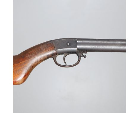 With a 48 cm barrel marked 'DIANA-LUFT-GEWEHR' to the top and Made in Germany to the underside. 108 cm overall. *CR Appears t