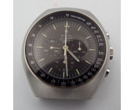 An Omega Speedmaster Professional Mark II chronograph wristwatch with wind mechanism outer case diameter 4cm.  Condition repo