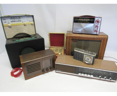 A mixed group of eight vintage valve and transistor radios including Pye, Vidor, Benkson, Elegant Seven, Grundig, Ferguson et