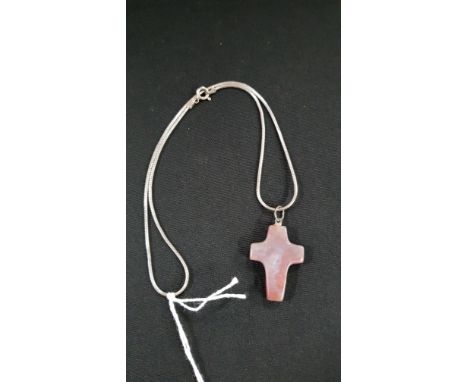 AGATE CROSS AND SILVER CHAIN