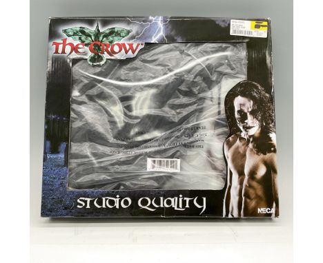 New in box. Studio quality latex mask. This item has its original box. Issued: 2007Dimensions: 13"L x 1.75"W x 12"HManufactur