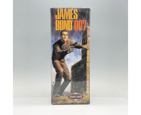This kit depicts Sean Connery in his iconic role as James Bond from the 1964 film Goldfinger. This item comes sealed in its o