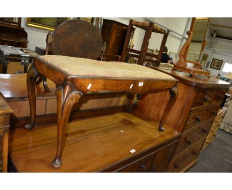 Walnut duet stool, drop in seat on cabriole legs, length 97cm.