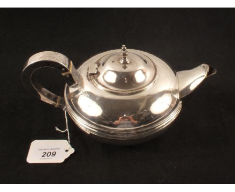A Walker Hall silver teapot, Sheffield 1910