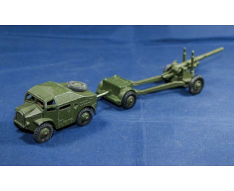 Dinky diecast model Field Artillery Tractor 688 with trailer and 25 pounder gun 687/692 