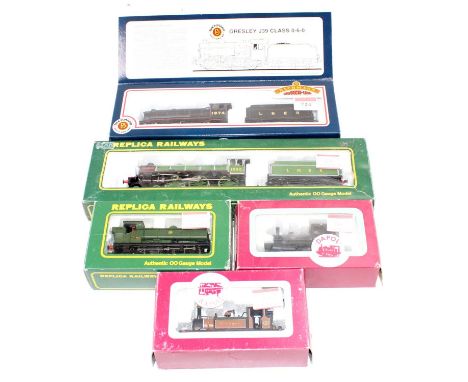 Five locos: Bachmann J39 0-6-0 LNER 1974 lined black (NM-BE); Replica Railways ‘Springbok’ LNER 1000 (E-BG); Replica Railways