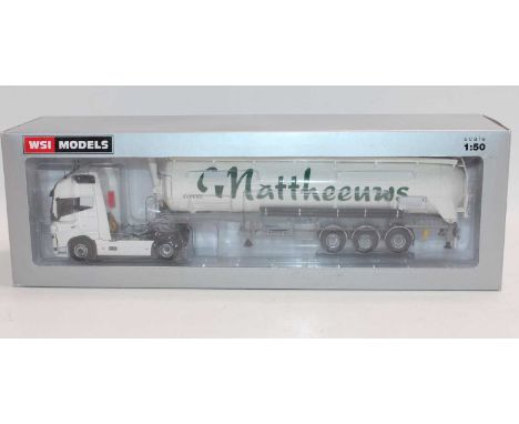 A WSI Collectables Product No. 01-1911 1/50th scale Volvo FH4 Globetrotter 4x2 + bulk trailer/tipper - 3 axle in "Mattheeuws 