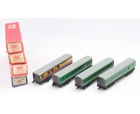 Four Hornby Dublo tinplate coaches: D11 br/3rd maroon &amp; cream; two 4026 SR br/2nd green &amp; one SR 4025 4025 1st/2nd   