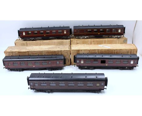 Five Leeds (LMC) ‘True Scale’ Bakelite coaches LMS: 3 x all/3rd &amp; 2 x br/3rd some wheels and bogies may have been changed