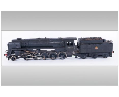 Hornby - OO Gauge Scale Model Electric Train Engine and Coal Tender, British Railways. Class 9 Heavy Freight Locomotive. 9216