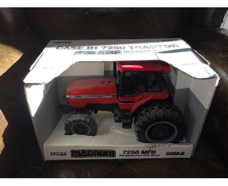 ERTL - CASE IH 7250 MFD MAGNUM (674) SCALE 1:16