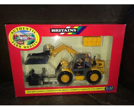 BRITAINS - JCB 526S LOADALL c/w SHOVEL/FORKLIFT & BALE LIFT (9460) 1:32 SCALE