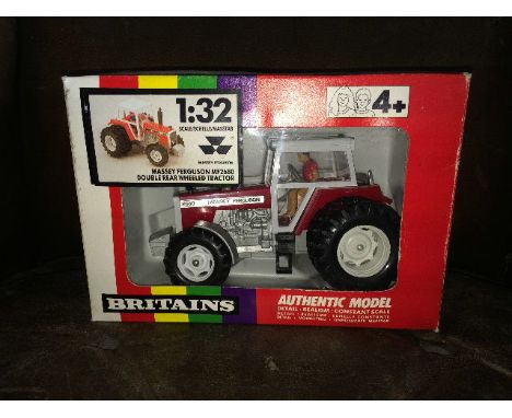 BRITAINS - MASSEY FERGUSON 2680 DUAL REAR WHEELS - (9517) 1:32 SCALE