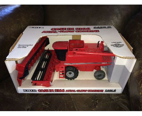 ERTL - CASE IH 2166 AXIAL-FLOW COMBINE (291) SCALE 1:32