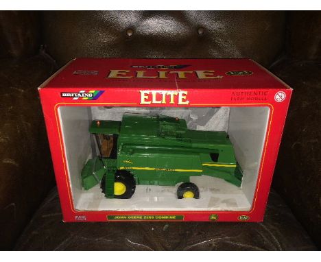 BRITAINS - JOHN DEERE 2266 COMBINE (40423) SCALE 1:32