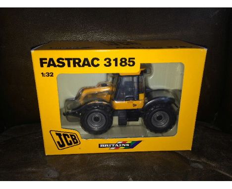 BRITAINS - JCB 3185 FASTRAC - JCB YELLOW BOX (40061) 1:32 SCALE