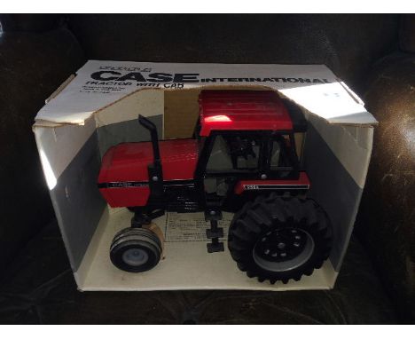 ERTL - CASE INTERNATIONAL 2594 (600) SCALE 1:16