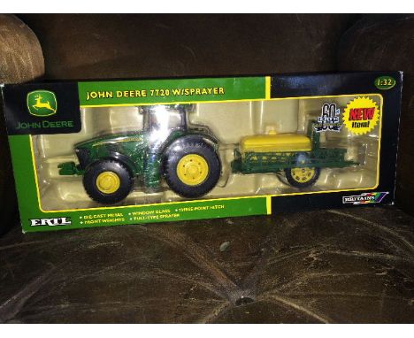 BRITAINS - JOHN DEERE 7720 WITH SPRAYER (15309) SCALE 1:32