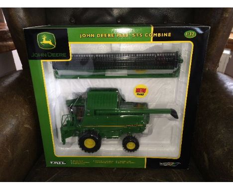 BRITAINS - JOHN DEERE 9880 STS COMBINE (40845) SCALE 1:32