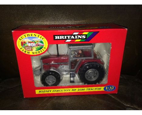 BRITAINS - MASSEY FERGUSON 3680 - SILVER CAB (9501) 1:32 SCALE