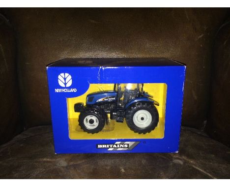 BRITAINS - NEW HOLLAND TS135A - (40785) 1:32 SCALE