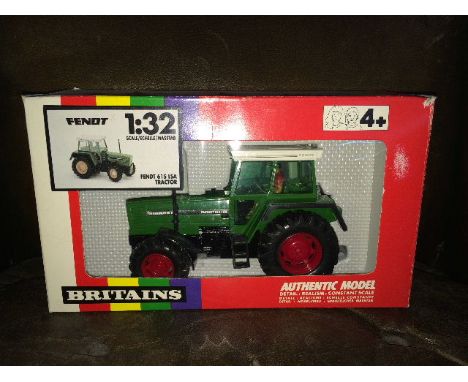 BRITAINS - FENDT 6154 LSA TRACTOR - BANDED BOX (9504) 1:32 SCALE