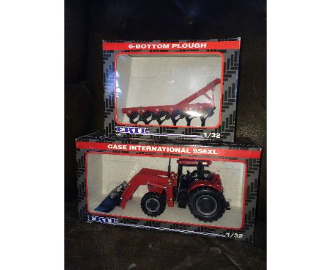 ERTL - CASE INTERNATIONAL 956XL & LOADER (664) & 6 BOTTOM PLOW (1641) SCALE 1:32