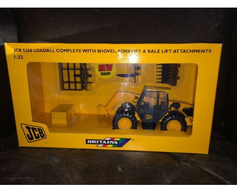 BRITAINS - JCB 526S LOADALL c/w SHOVEL FORKLIFT & BALE LIFT - (42141) 1:32 SCALE