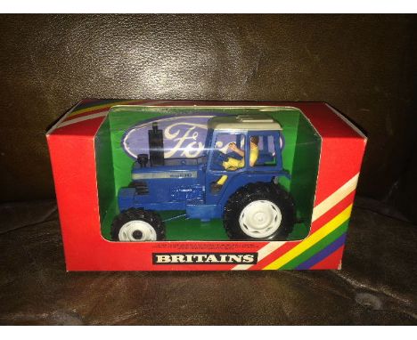 BRITAINS - FORD TW20 - CHEVRON 1980 RE-BADGED 7710 FROM 1985 (9523) 1:32 SCALE