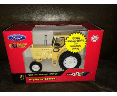 BRITAINS - FORD 5000 HIGHWAY TRACTOR No. 1 OF 1250 IN HIGHWAY SERIES (42570) 1:32 SCALE