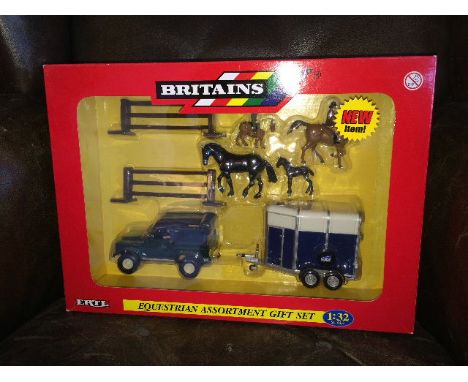 BRITAINS - EQUESTRIAN GIFT SET - DEFENDER, HORSE BOX & 4 HORSES (42024) 1:32 SCALE