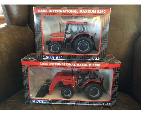 ERTL - CASE INTERNATIONAL MAXXUM 5240 (734) & MAXXUM 5230 & LOADER (733) SCALE 1:32