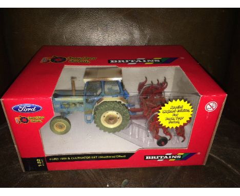 BRITAINS - FORD 7000 & CULTIVATOR SET - WEATHERED EFFECT - LIMITED EDITION FOR FARM TOYS FORUM - (42571) 1:32 SCALE