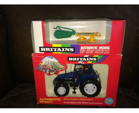 BRITAINS - NEW HOLLAND 6635 (9487) & BRITAINS - DISC MOWER (GREEN & YELLOW) (9539) BOTH 1:32 SCALE