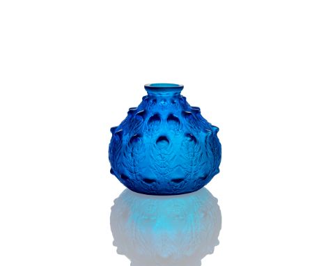 ‡ RENÉ LALIQUE (FRENCH 1860-1945) FOUGÈRES VASE, NO. 923 designed 1913 electric blue engraved R. Lalique(15 cm. (5 7/8 in.) h